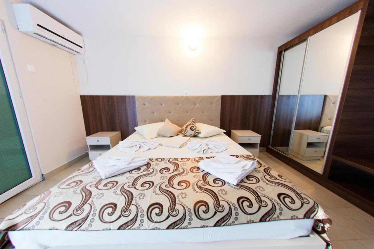 Jijo'S Hotel Мамая Экстерьер фото