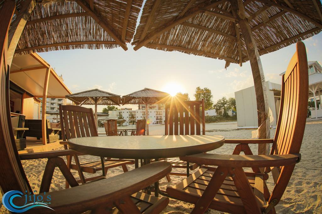 Jijo'S Hotel Мамая Экстерьер фото