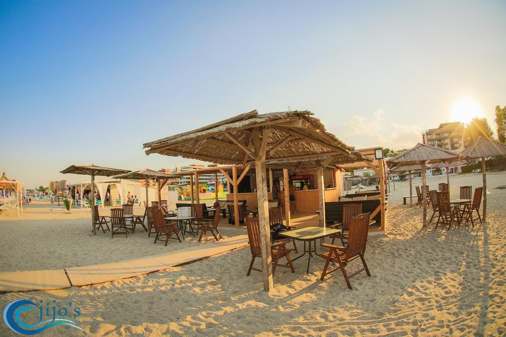 Jijo'S Hotel Мамая Экстерьер фото