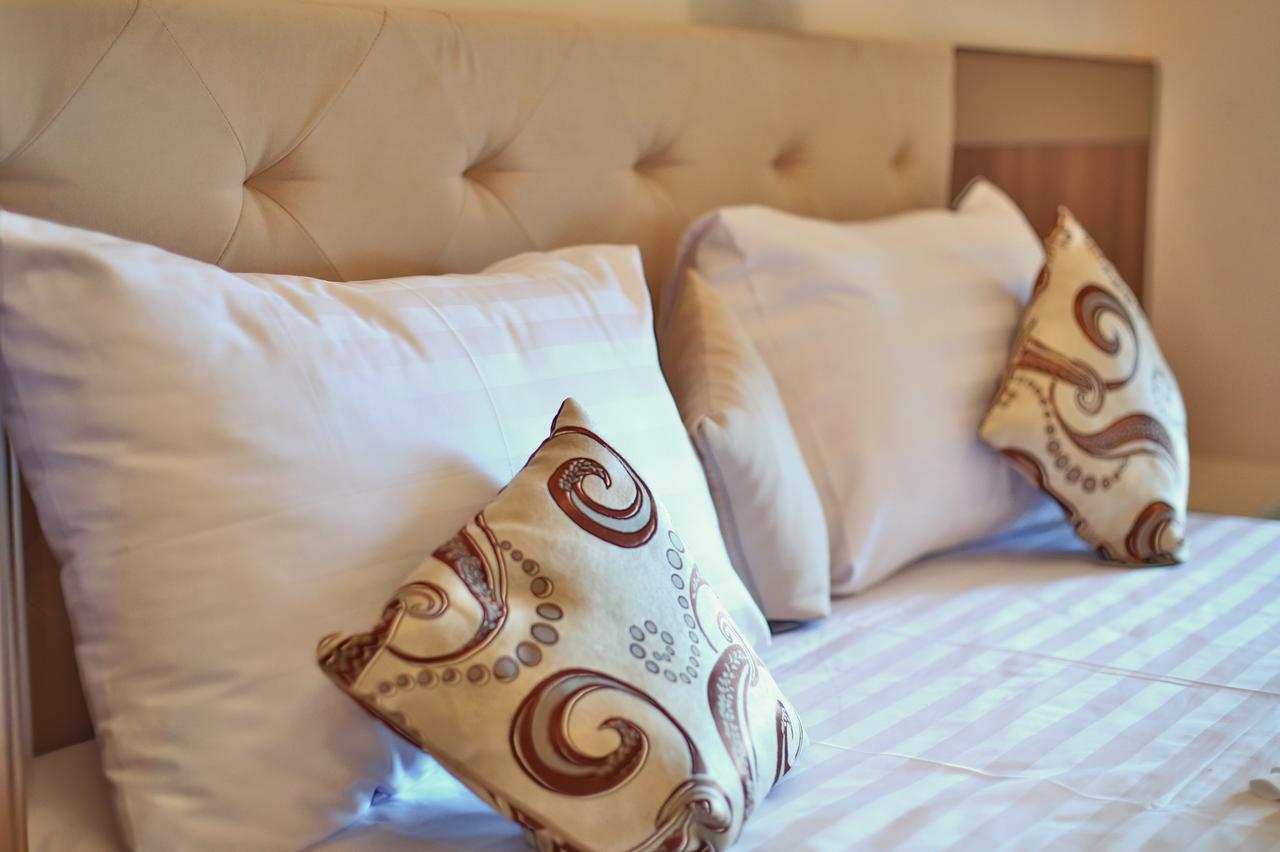 Jijo'S Hotel Мамая Экстерьер фото
